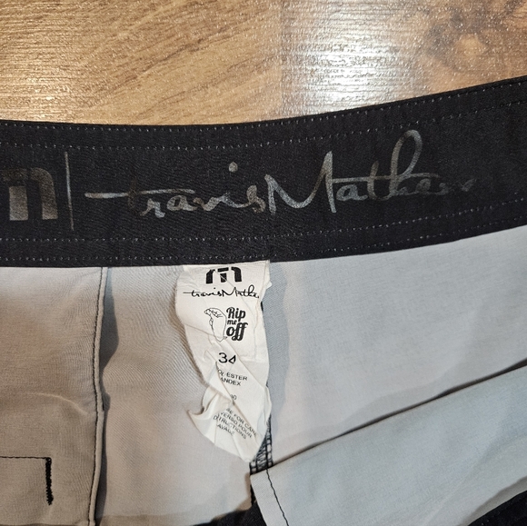 Travis Mathew Board Shorts Men’s Size 34 Striped Swim Trunks Drawstring - Picture 3 of 7